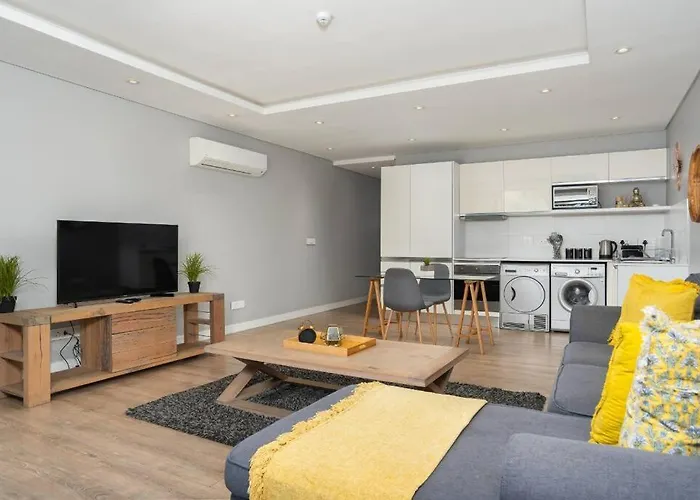 Fully Furnish One Bedroom Apt Greenpoint Capetown.
